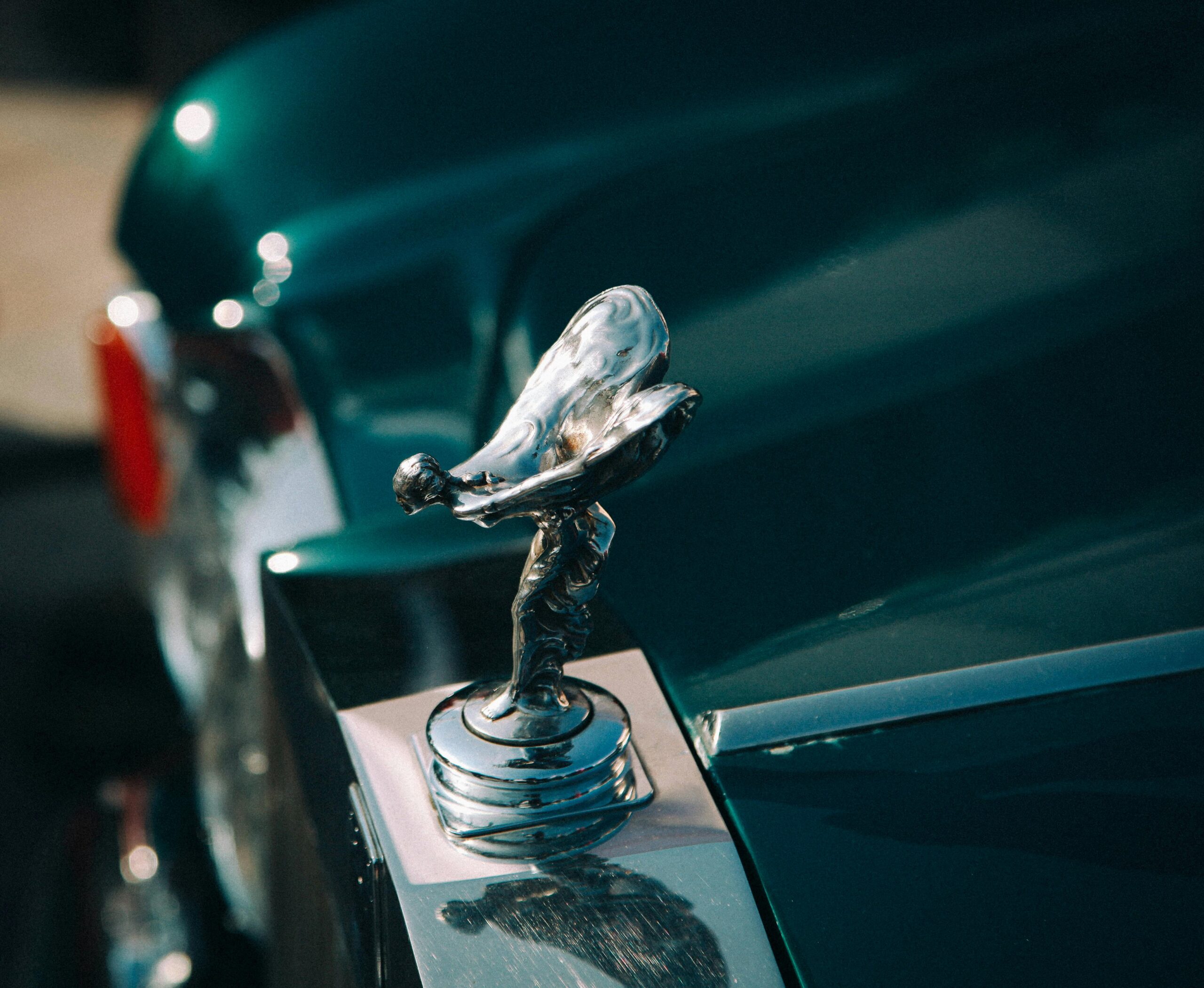 How to Build a Luxury Brand Identity That Attracts High-End Clients