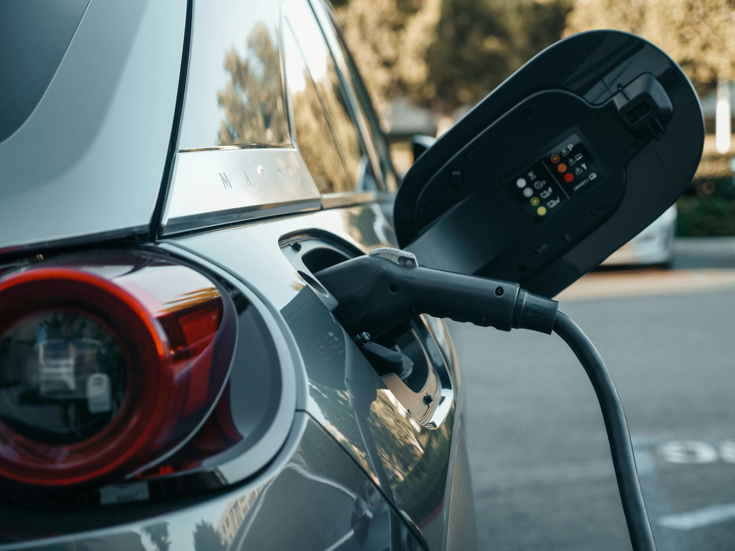 students challenge auto industry with modular EV you can fix yourself